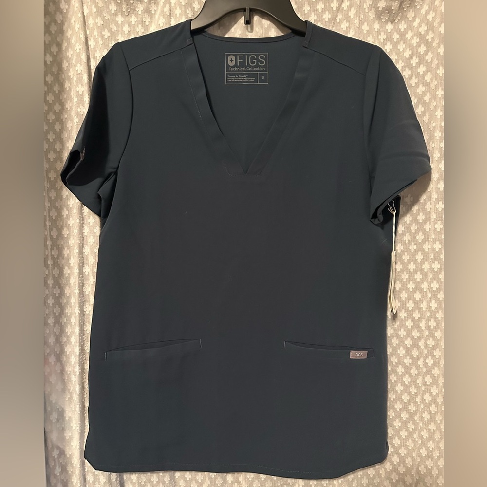 Figs Casma Three-Pocket Scrub Top, Size Small S, Navy Blue